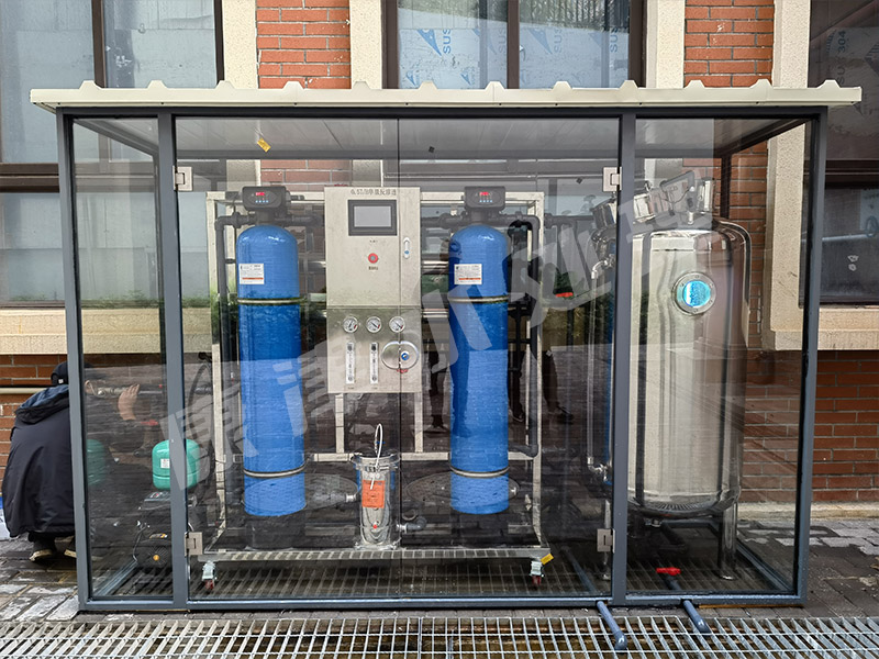青秀區某幼兒園0.5噸反滲透直飲水設備.jpg