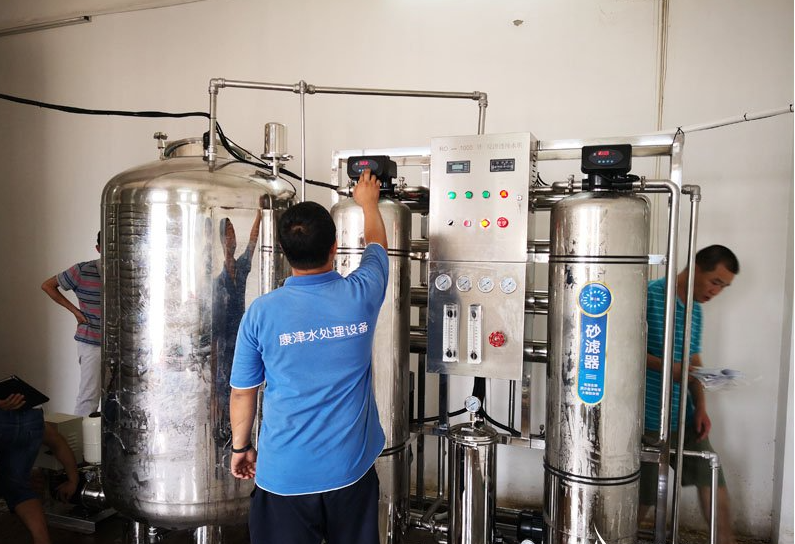 醫院直飲水設備 每小時1噸反滲透純凈水設備.png